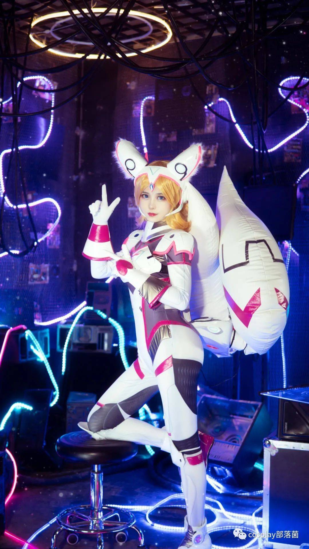 洛城雪|cos:王者荣耀AI助手妲己cos正片@洛城雪