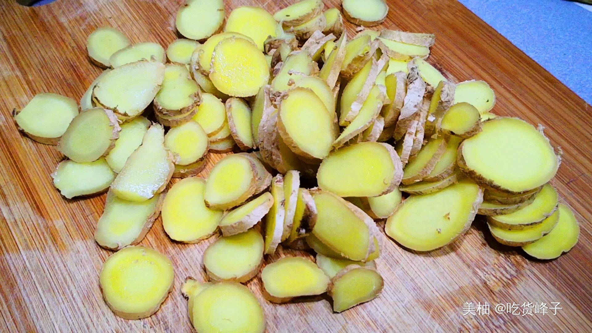 晓峰|生姜放锅里蒸一蒸,作用拿钱都买不到,80岁奶奶教妙招,真管用