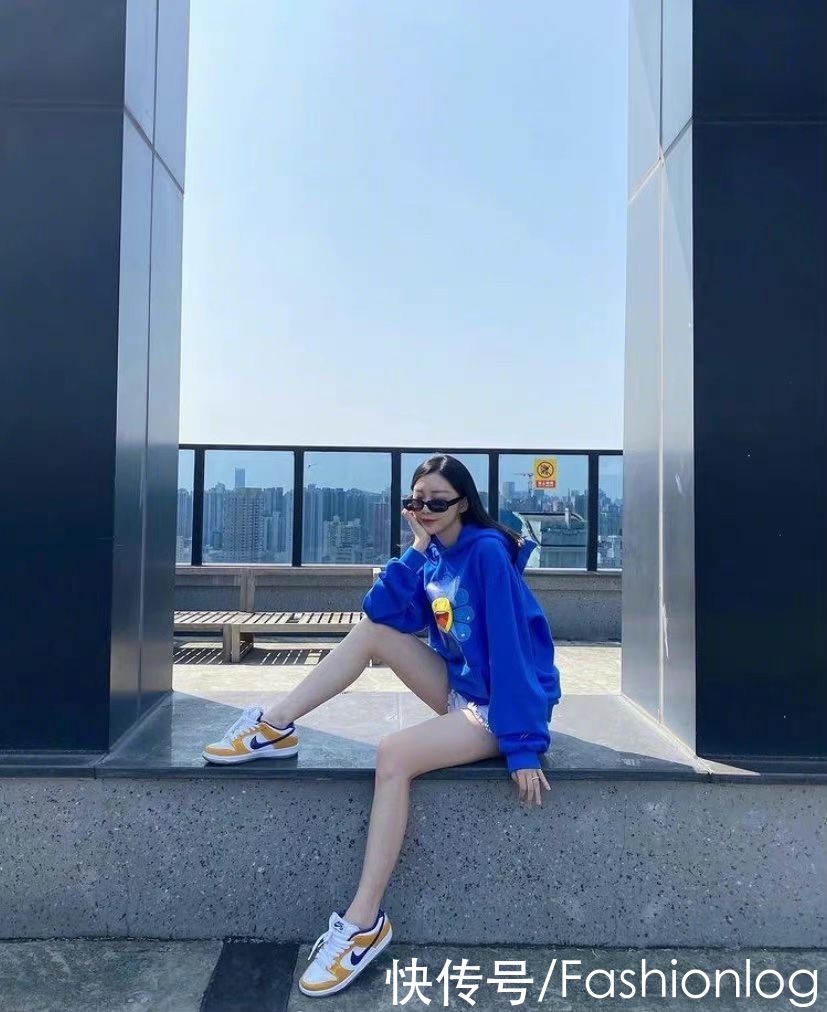 降温季节愁搭配？百搭减龄卫衣get起来，休闲时尚的必备款