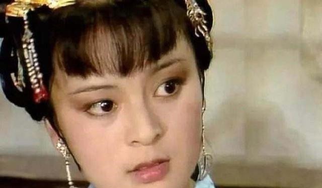 邢夫人@中秋之夜贾探春为何陪贾母到深夜,这一个细节,其实寓意颇深