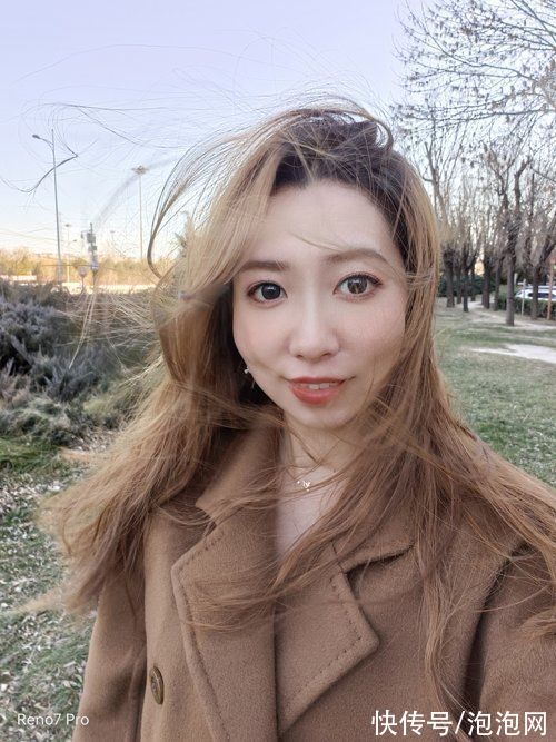暗夜自拍不怕黑 OPPO Reno7 Pro手机拍照体验