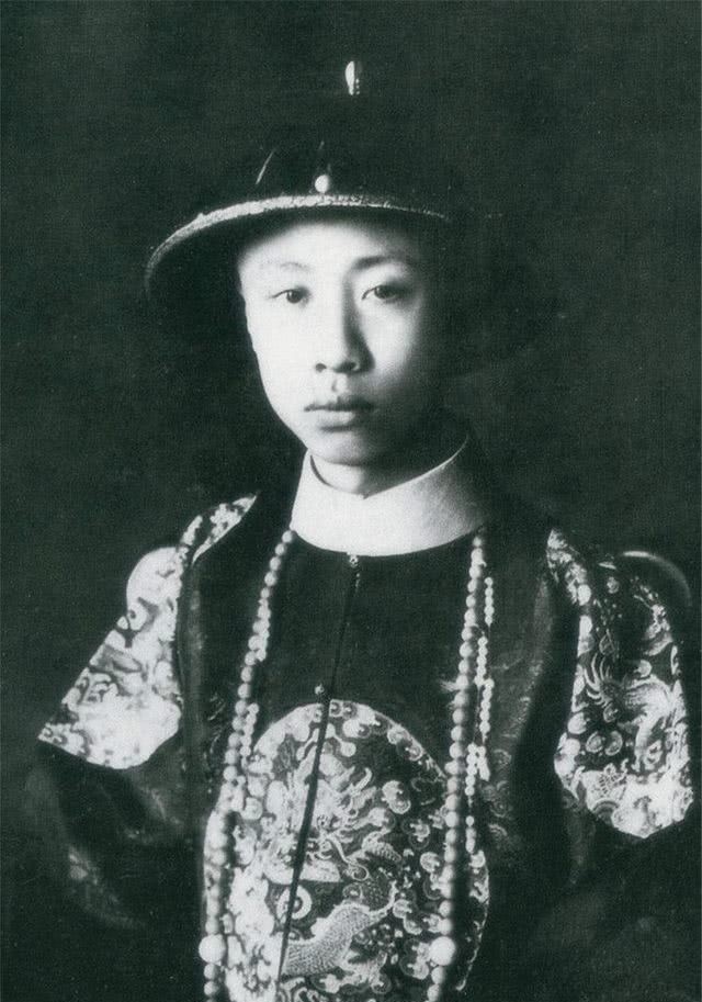 文绣|末代皇帝溥仪私家相册,张张经典,总有一张你没见过
