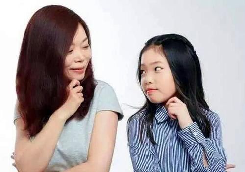 大孩子|“妈,我流血了”,女儿第一次来月经,聪明的母亲会说3句话