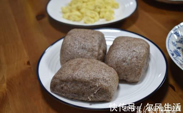 口味|晒两口子的早餐，两种不同的口味，都好吃又营养，网友：家的味道