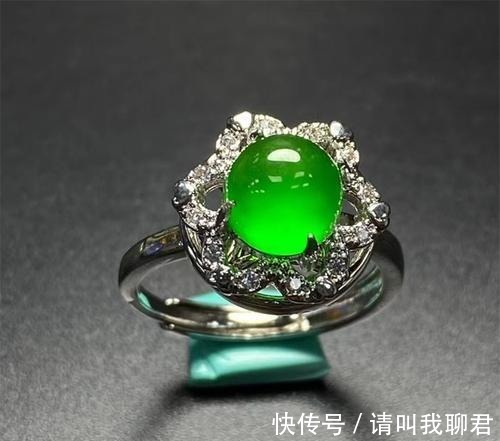 翡绿 如何挑选到品质一流的翡翠戒指