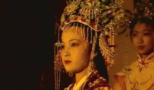 贾元春@《红楼梦》一个女人从来没有出场,但对贾府的败落有很大影响!