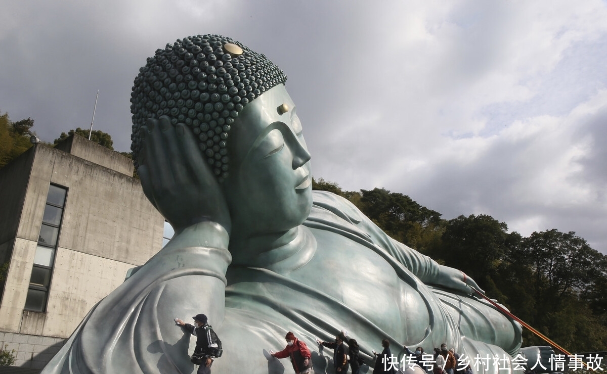 世界最大青铜卧佛,辞旧迎新大扫除