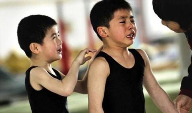 孩子|娃被打了,要怎么处理?教他“打回去”没用,这样做才彰显高情商