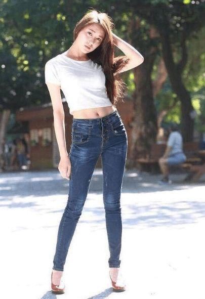 牛仔裤|一款修身的紧身牛仔裤,让你更加的光彩夺目!秒变校园女神!