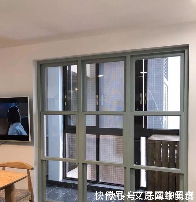 主妇|聪明主妇巧装95㎡小宅:阳台加了一面墙,却让家里处处有惊喜!