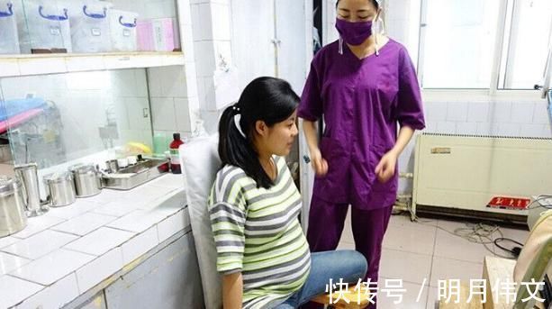 分娩|孕妈生娃姿势千百种，“横躺站跪”超乎想象涨知识，孕妈适合哪个