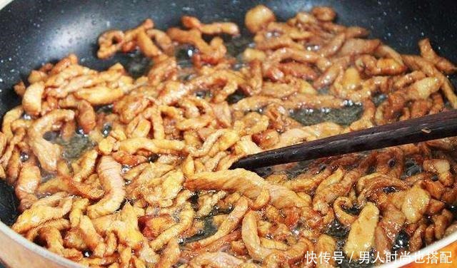 炒猪肉,先放盐先放酱油很多人容易做错,难怪猪肉又硬又柴