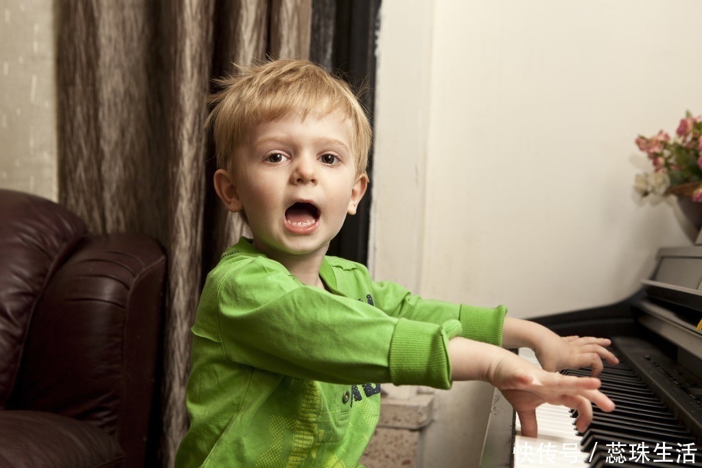 张奶奶|孩子在超市打碎一盒鸡蛋,店员要求10倍奉还,奶奶的做法很赞