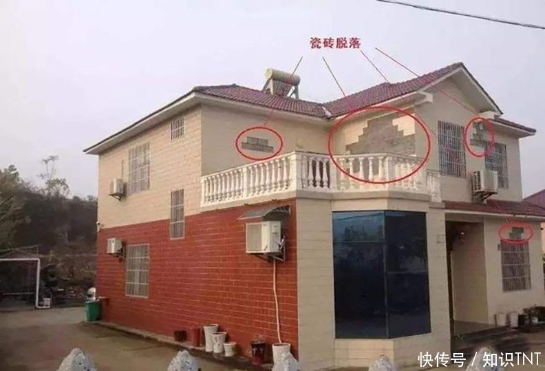 小吕|农村新房外墙贴瓷砖还是喷砂?喷砂有这5大优势,但仍需小心受骗
