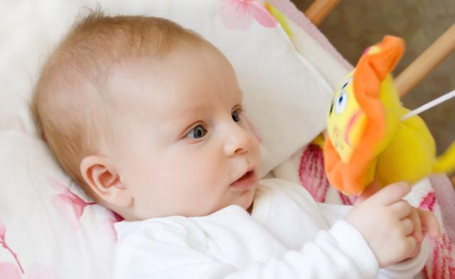 过度肥胖|宝宝这些“小毛病”,通常是因为父母过度喂养,可能会影响娃智力