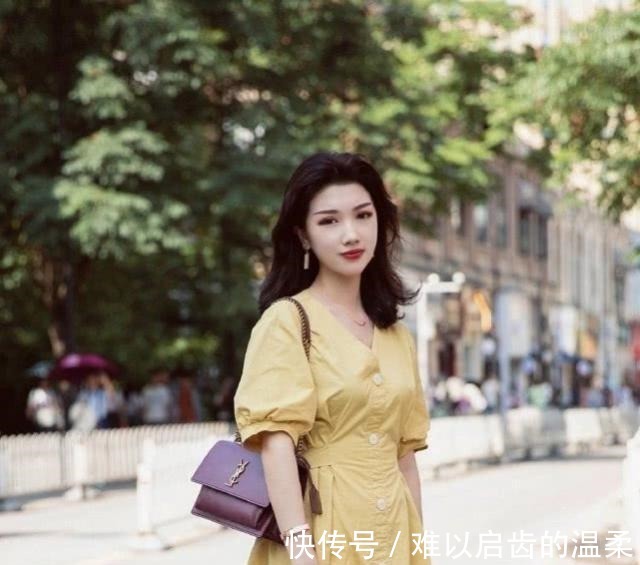 中性风 泡泡袖黄色连衣裙,舒适大方,就像是港剧女主角!