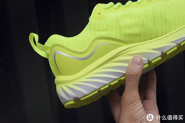 鞋底|减震透气会“呼吸”！咕咚10K悦弹跑鞋体验