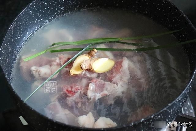 莲藕|天越冷,越要多喝这碗汤,我家一周喝3回,营养又滋补,暖和入冬