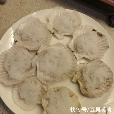 勺油|「鱼小厨：蒸」超简单大菜-蒜蓉粉丝蒸扇贝