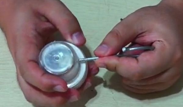 洗衣液用完瓶盖不要扔!简单改造一下放在家里,省钱又实用!