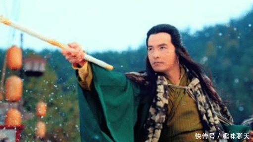 郭靖|第三次华山论剑谁最强?金庸改书赐周伯通新神功,杨过郭靖难赢他