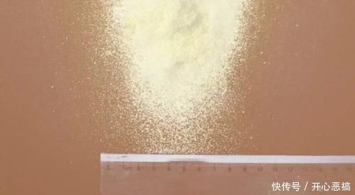 “问题奶粉”又出现40万罐知名婴儿奶被紧急回收,里面竟有玻璃碎片