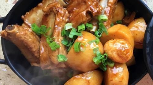 牙齿|冬天，女人要多吃这种“碱性食物”，皮肤好，头发乌黑，牙齿健康