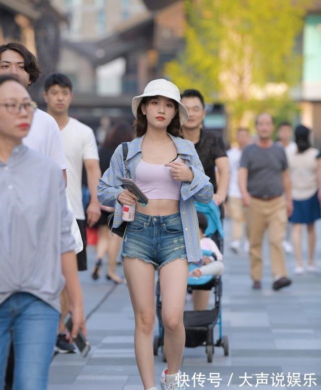 咖啡色 高颜值打底裤让你美成仙,用心去搭配,有点新奇!