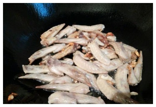 红烧尖翅不会做多加这一步，肉质鲜嫩，汤汁浓稠