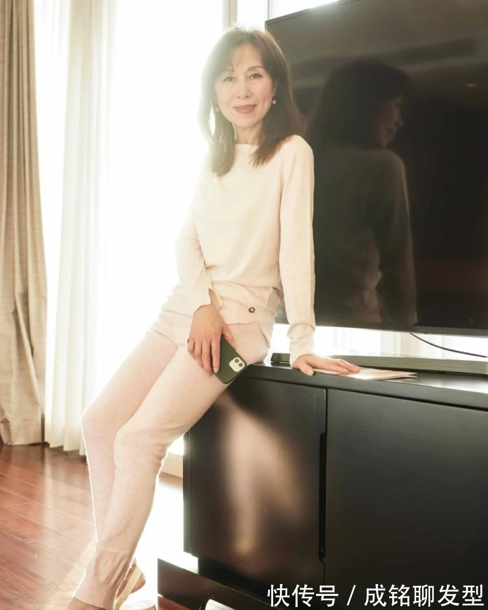 穿搭|这才是60岁奶奶该有的打扮,真实自然不做作,简单随意又显年轻