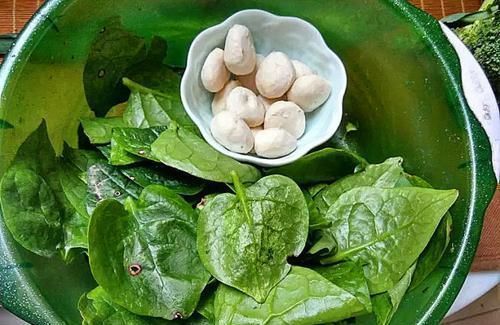 肝不好别吃药，多吃5种食物，给肝脏“大扫除”，肝越来越好!