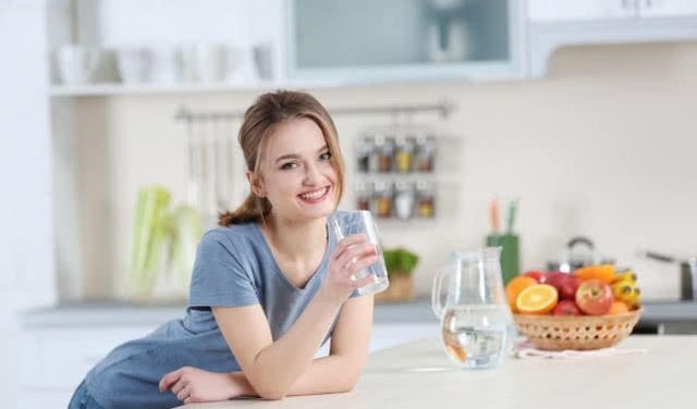 身体衰老|女性开始衰老,有3处变长,1处变圆,若一个不占,说明还年轻