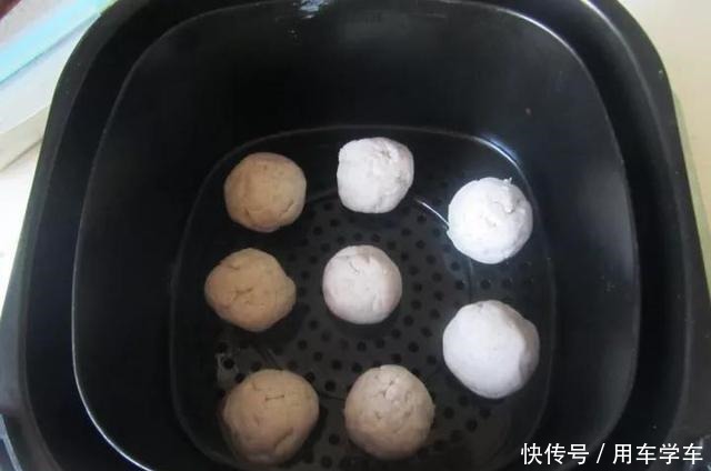 深秋芋头正当时,教你做蔓越莓芋泥杏仁球,颜值高口感好