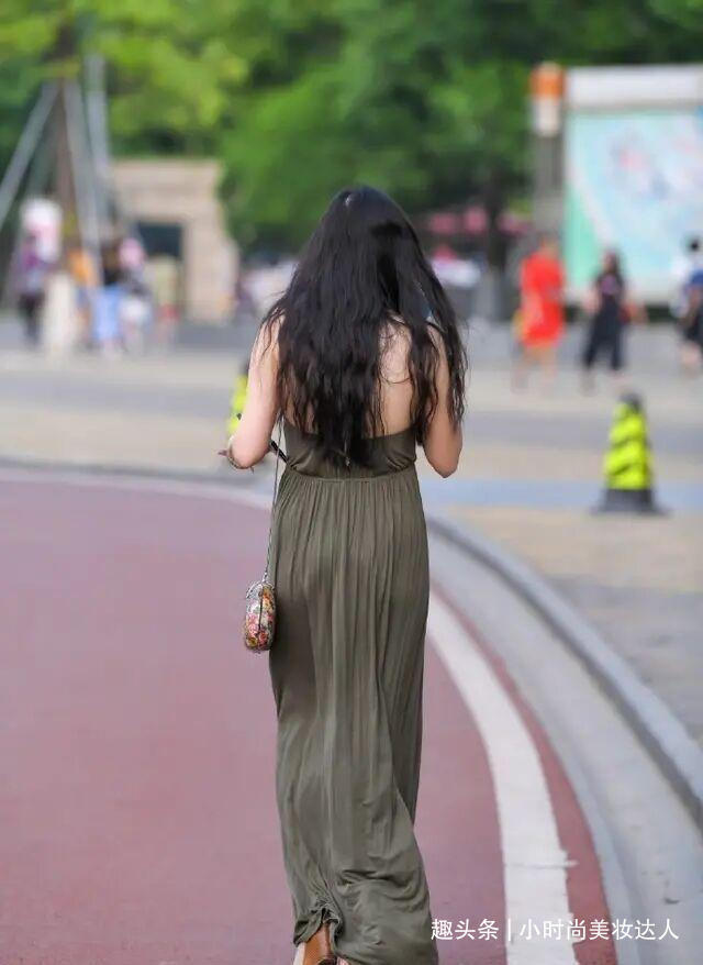 身段 连衣裙休闲甜美两不误,凸显惹人羡的身材,洋气又好看