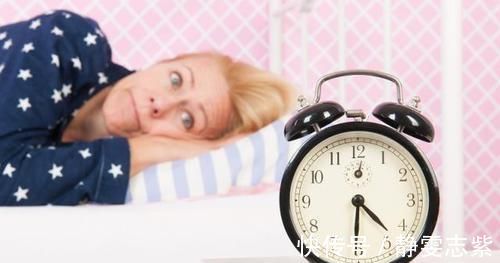 月经量|女性频繁出现此些现象，可能是绝经期到来，保持好情绪很快就度过