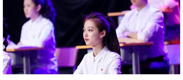 社交媒體|領誦員馮琳一夜成名，昔日被上海臺主持人比賽淘汰，未來何去何從