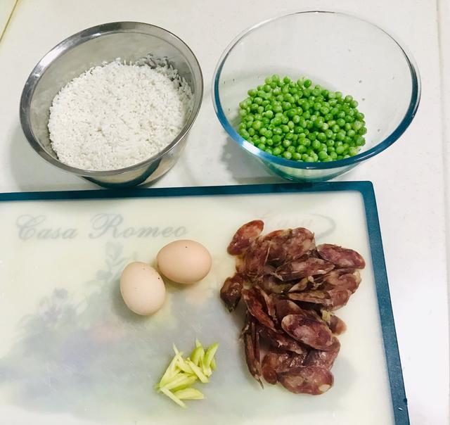 经典广式煲仔饭,上班族的小快餐,一锅出超省事