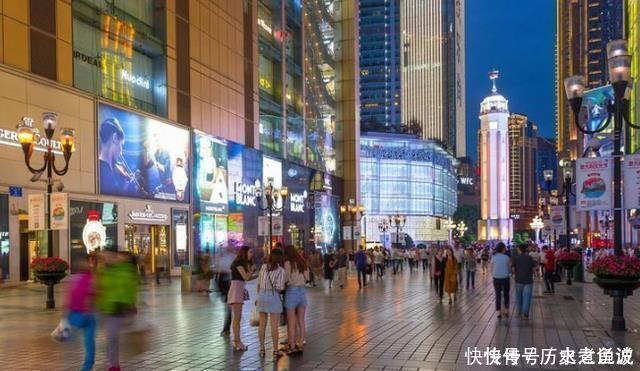 美味佳肴|中国“最高大上”的步行街，耗巨资建造里面应有尽有，知道是哪吗