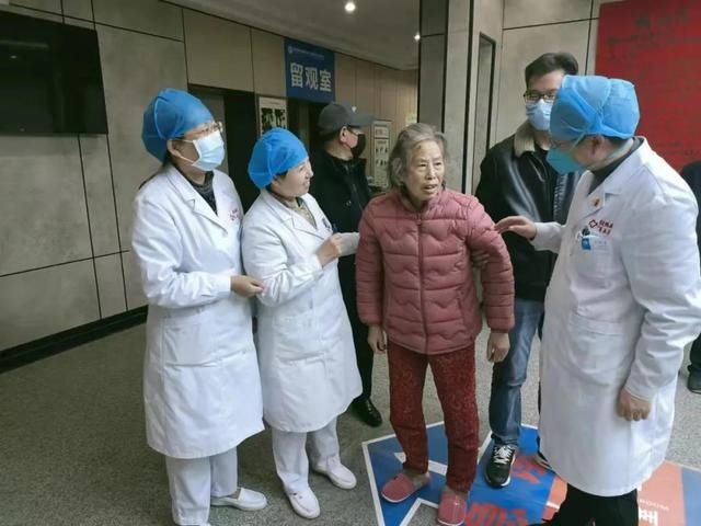 刘晓宇|血糖71.5!糖尿病高渗昏迷老人平安出院,2米长感谢信诉说救命恩