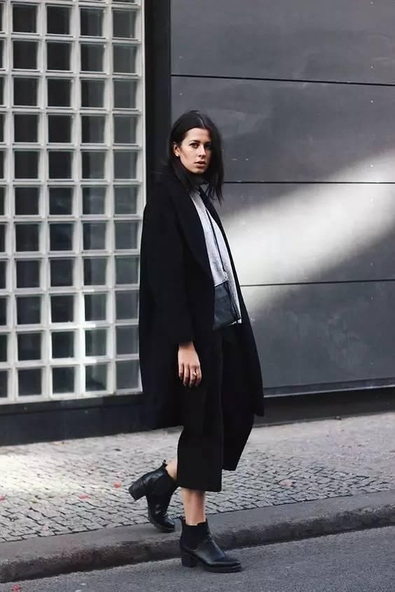 这三款平底鞋配大衣，经典又时髦，绝对是气场十足！