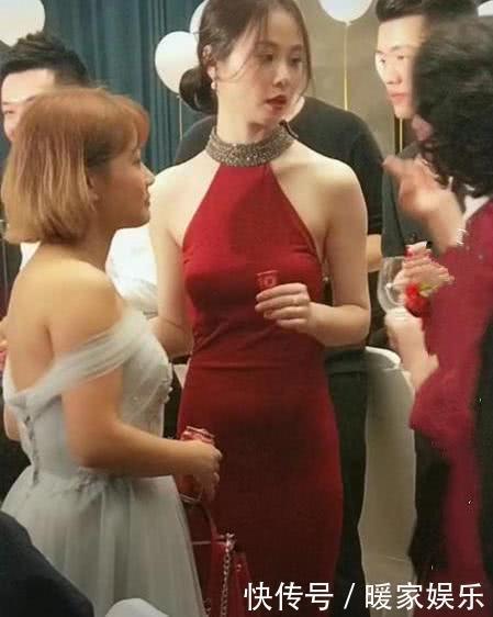 银河系|“背影新娘”火了，新郎上辈子拯救了银河系，新娘转身后惊艳了