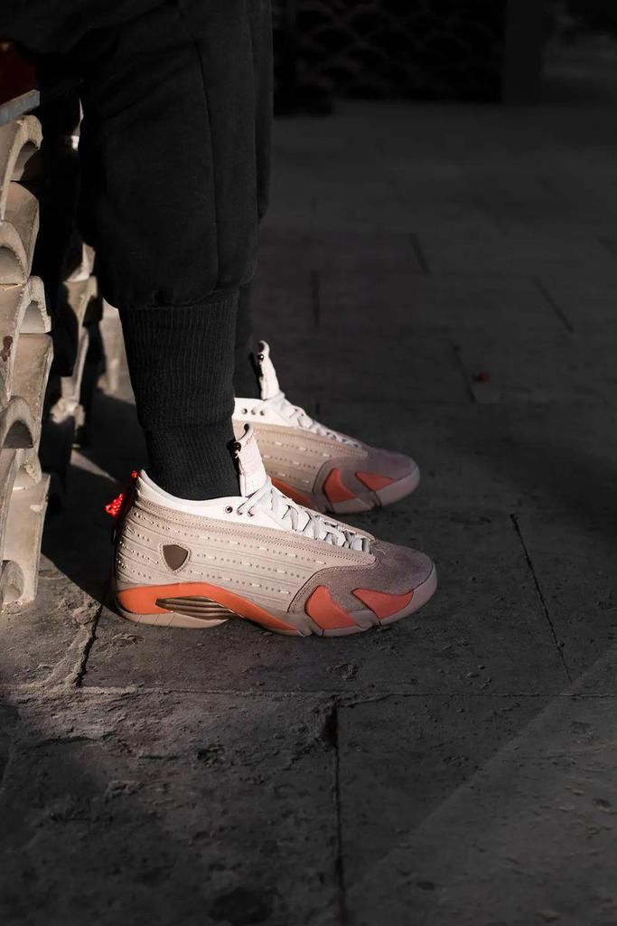 永远滴神！兵马俑 AJ 套装上脚太帅了！冠希刚晒出隐藏玩法！