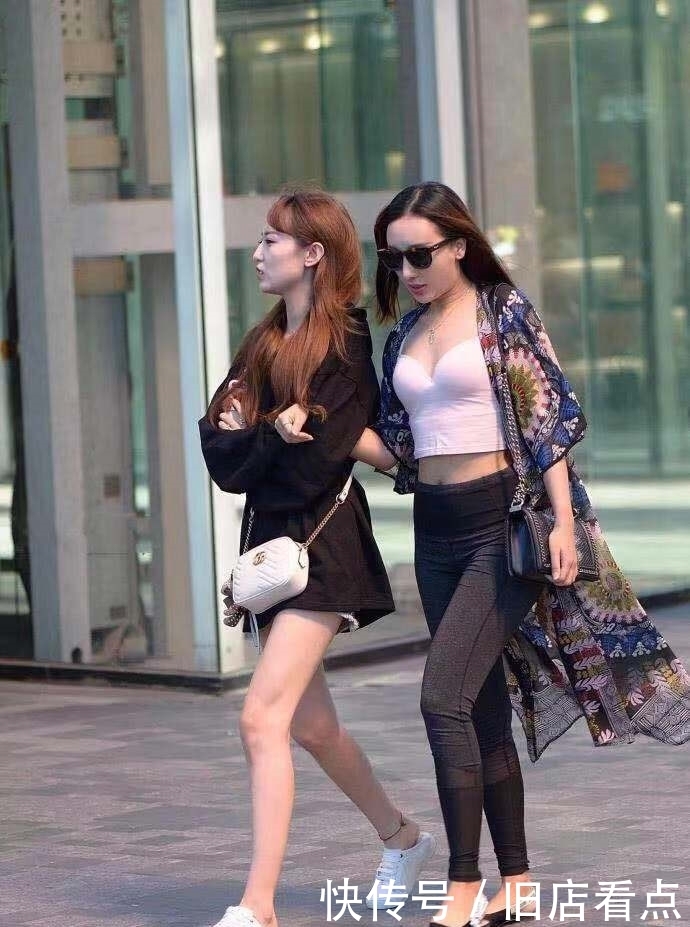 女人|街拍:苗条美丽很迷人的大姐姐,性感时尚爱打扮的女人很美!