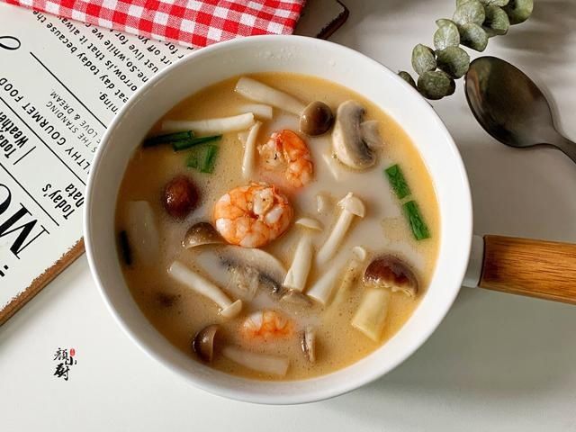 3月，宁可不吃肉也要喝这汤，营养又简单，家人常喝对脾胃好