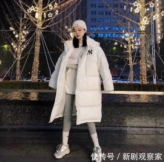 显腿长|打底裤已经彻底失宠了,今年流行的是“液体裤”,时髦遮肉又百搭