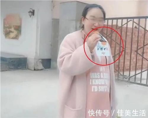 妻子|孕妈下楼散步,1小时未归,丈夫出门寻找,角落里找到后又气又笑