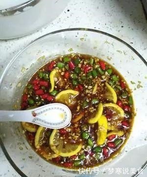 超级好吃的“香辣蒜香凉拌爽脆鸡脚”是怎么做的详细教程在这里!