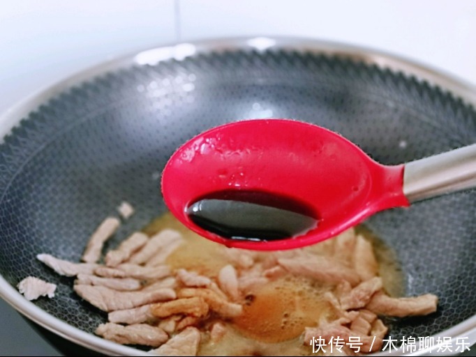 入适量|炖出来的酸菜只酸不香那是少了它,酸香可口,菜美汤鲜