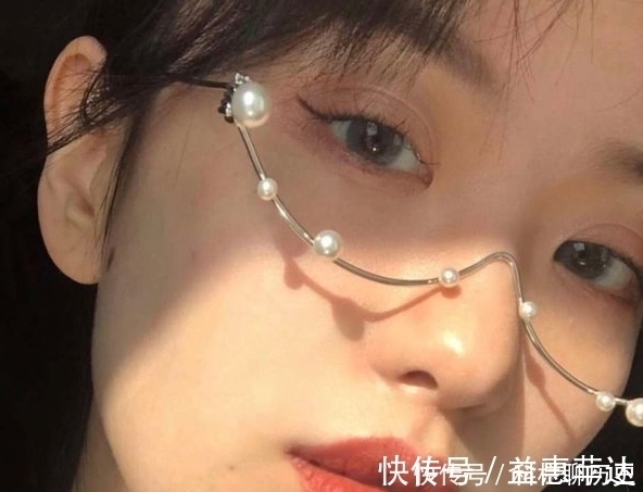 瞳孔|谨记:近视眼忍不住玩手机?学会“3技巧”,不怕度数再“飙升”