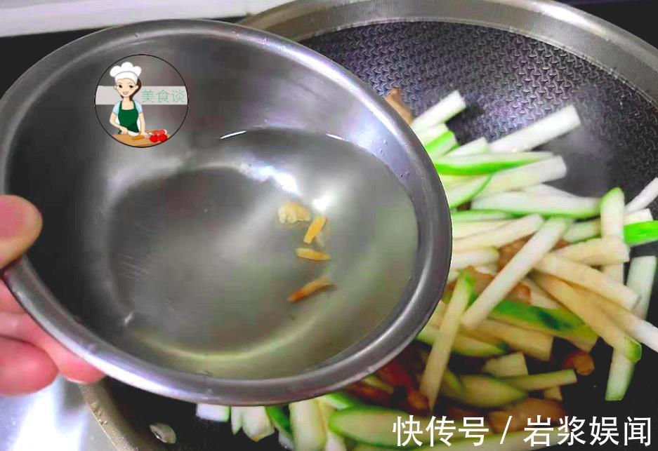 泡软|立秋后,最该吃的不是黄瓜,而是此,生津润燥,加料简单一炒真香